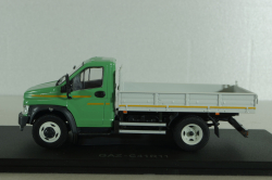 Газон NEXT C41R11 бортовой с тентом зеленый/серый, в боксе, Н232, Наш Автопром 1:43