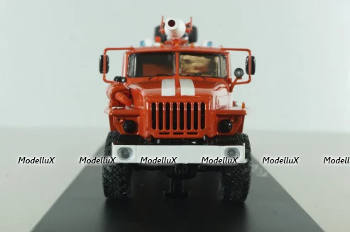 АЦ-7,5-40 пожарная автоцистерна на шасси Урал-4320 с бел. полосами, SSM1229, SSM 1:43