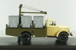 КММ-2 контейнерный мусоровоз на шасси ГАЗ-51Д 1958, желт/корич/хаки SSM1583, SSM 1:43