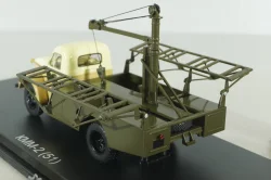 КММ-2 контейнерный мусоровоз на шасси ГАЗ-51Д 1958, желт/корич/хаки SSM1583, SSM 1:43