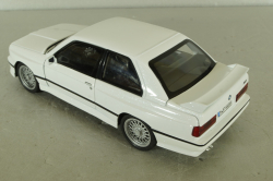 BMW M3 (E30) white, 24982W, CHE ZHI 1:24