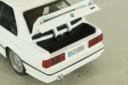 BMW M3 (E30) white, 24982W, CHE ZHI 1:24