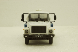 ГАЗ-3307 молоко, Автолегенды СССР, Грузовики №13 1:43