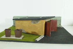 Диорама Гараж с мусорными баками , Modellux 1:43