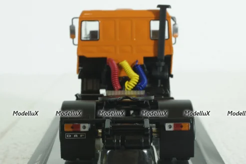 Daf 2800, orange 1975, TR146.22, IXO 1:43