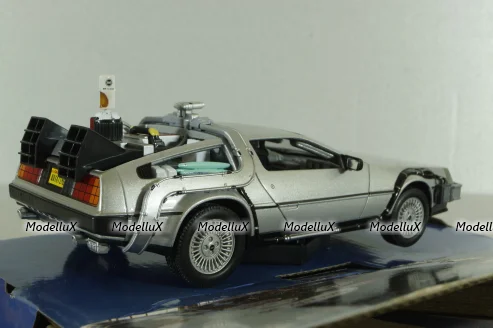 DeLorean Time Machine from movie Back to the Future Future II, 22441, Welly 1:24