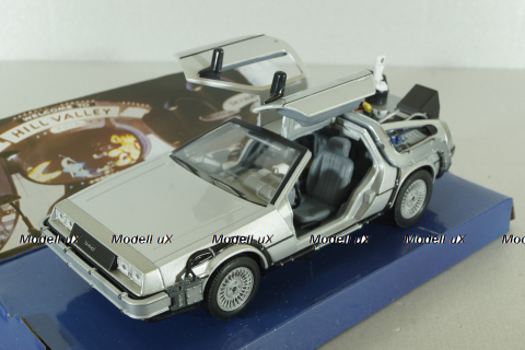 DeLorean Time Machine from movie Back to the Future Future II, 22441, Welly 1:24