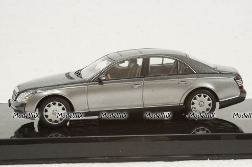 Maybach 57 SWB 2003 grey, 56153, Auto Art 1:43