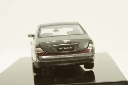 Maybach 57 SWB 2003 grey, 56153, Auto Art 1:43