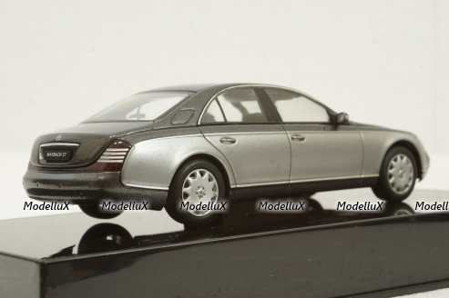 Maybach 57 SWB 2003 grey, 56153, Auto Art 1:43