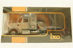 Freightliner Coronado 2008 Silver/Green, TR172,  IXO 1:43