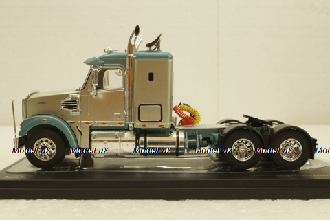 Freightliner Coronado 2008 Silver/Green, TR172,  IXO 1:43