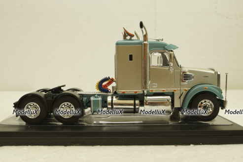 Freightliner Coronado 2008 Silver/Green, TR172,  IXO 1:43