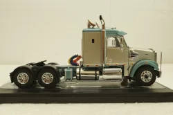 Freightliner Coronado 2008 Silver/Green, TR172,  IXO 1:43
