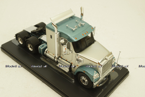 Freightliner Coronado 2008 Silver/Green, TR172,  IXO 1:43