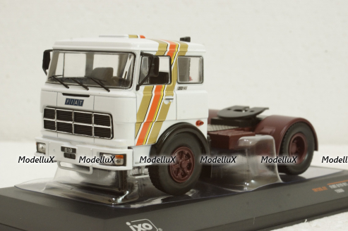 Fiat 690 T1 (1961) white, TR126, IXO 1:43