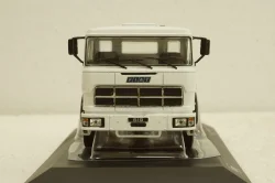 Fiat 690 T1 (1961) white, TR126, IXO 1:43