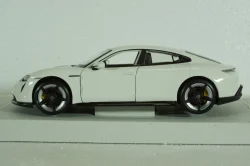Porsche Taycan 2019, Carrara White, BU21098WH, Burago 1:24