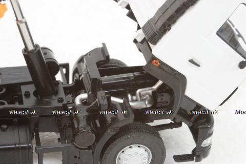 Маз-6501 самоскид білий/помаранчевий, АвтоИстория 1:43