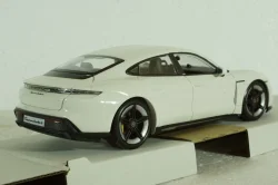 Porsche Taycan 2019, Carrara White, BU21098WH, Burago 1:24
