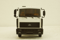 Маз-6422 тягач 1989г белый, АвтоИстория 1:43