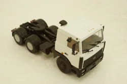 Маз-6422 тягач 1989г белый, АвтоИстория 1:43