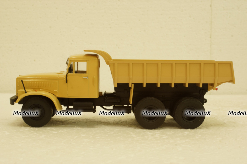 Краз-256Б1 самосвал, песочный, АвтоИстория 1:43