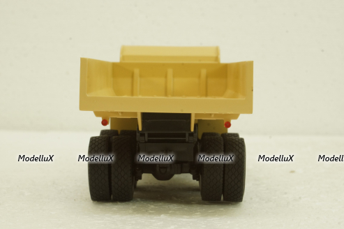 Краз-256Б1 самосвал, песочный, АвтоИстория 1:43