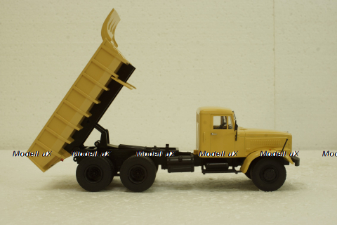 Краз-256Б1 самосвал, песочный, АвтоИстория 1:43