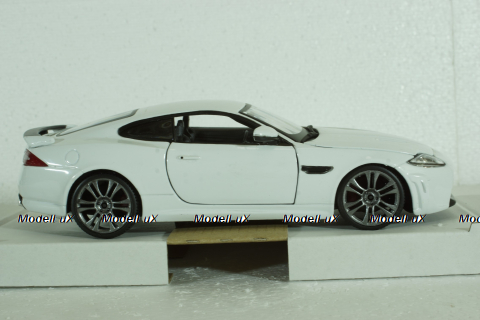 Jaguar XKR-S 2011, white, BU21063W, Burago 1:24