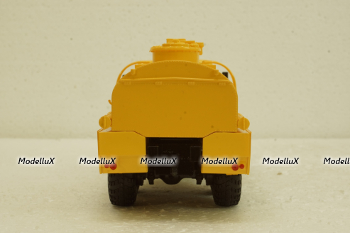 АЦ-8,5(255Б) Краз-255 Аєрофлот, бензовоз , АвтоИстория 1:43