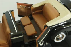 Cadillac V-16 Presidential Limousine 1938, black, 24028, Signature Models 1:24