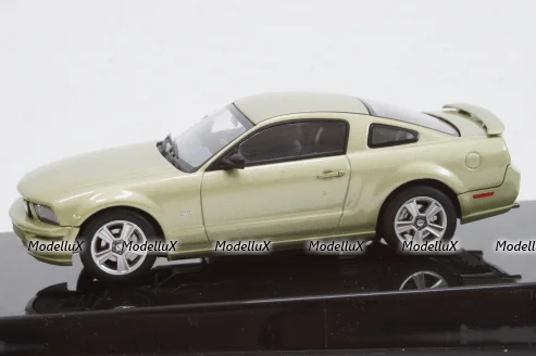 Ford Mustang GT 2005 light green, 52761, AutoArt 1:43