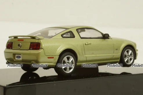 Ford Mustang GT 2005 light green, 52761, AutoArt 1:43