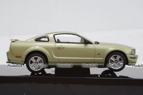 Ford Mustang GT 2005 light green, 52761, AutoArt 1:43