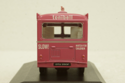 Bedford CA Ice cream, pink CA027, Oxford 1:43