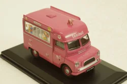 Bedford CA Ice cream, pink CA027, Oxford 1:43
