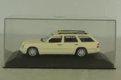 Mercedes E220 Disel (S124) Taxi 1994, beige, 430033596, Minichamps 1:43