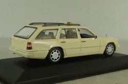 Mercedes E220 Disel (S124) Taxi 1994, beige, 430033596, Minichamps 1:43
