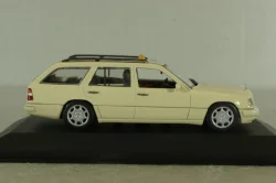 Mercedes E220 Disel (S124) Taxi 1994, beige, 430033596, Minichamps 1:43
