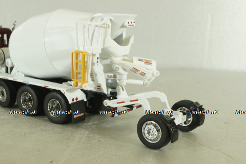 Kenworth T880 SFFA McNeilus bridgemaster mixer, red/white, 71062, Diecast Masters 1:50 Уценка!