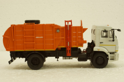 МКМ-4503 Камаз-43253 Мусоровоз с манипулятором, 101975, АвтоИстория 1:43