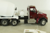 Kenworth T880 SFFA McNeilus bridgemaster mixer, red/white, 71062, Diecast Masters 1:50 Уценка!