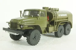 Урал-ТЗ-5 (375) Топливозаправщик на шасси Урал-375 Легендарные Грузовики СССР №10, 1:43