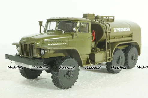 Урал-ТЗ-5 (375) Топливозаправщик на шасси Урал-375 Легендарные Грузовики СССР №10, 1:43