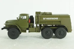 Урал-ТЗ-5 (375) Топливозаправщик на шасси Урал-375 Легендарные Грузовики СССР №10, 1:43