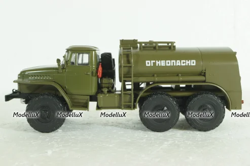 Урал-ТЗ-5 (375) Топливозаправщик на шасси Урал-375 Легендарные Грузовики СССР №10, 1:43