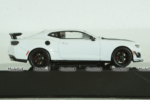 Chevrolet Camaro ZL1 1LE 2019, white, CLC542N.22, IXO 1:43