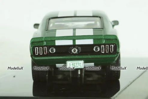 Ford Mustang Custom 1969 greenmetallic/white , CLC530N.22, IXO 1:43