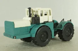 К-701 Кировец, белый/зеленый, з-д Двигатель 1:43  